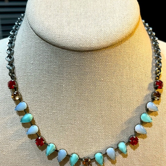 Sabika Key Colors Raindrop necklace & matching red stretch bracelet - Picture 3 of 4